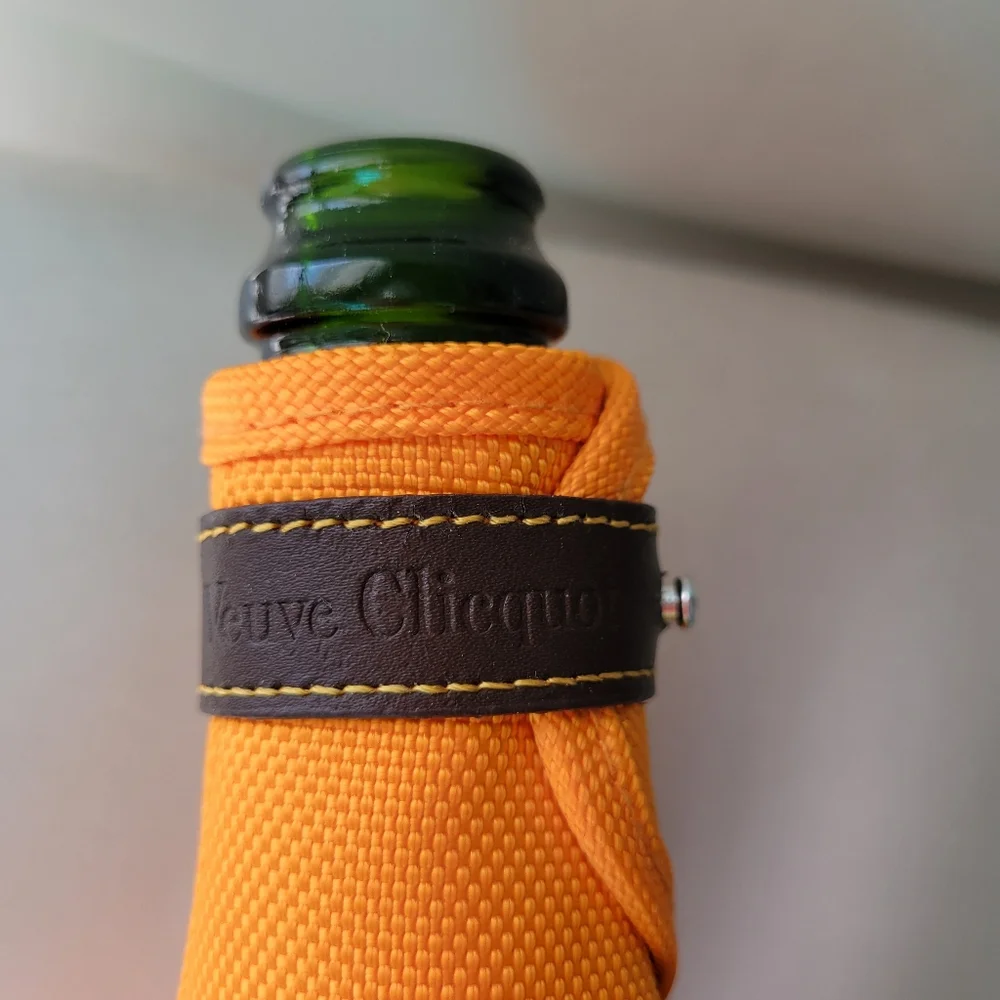 Veuve Clicquot Orange Champagne Wine Bottle Holder Wrap Insulated Zipper